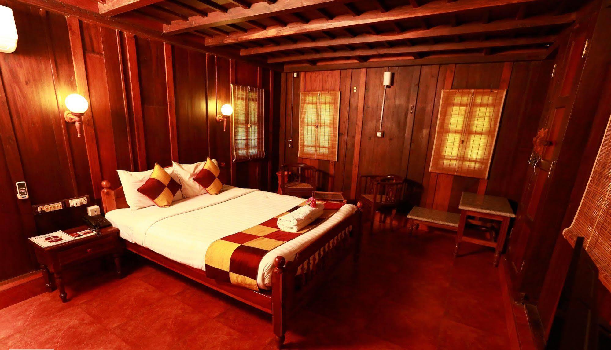 Kondai Lip Backwater Heritage Resort 4*