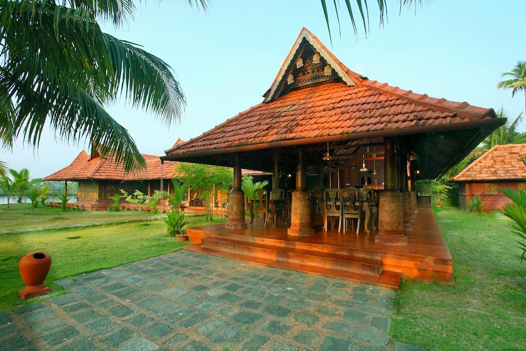 सहारा Kondai Lip Backwater Heritage Kochi