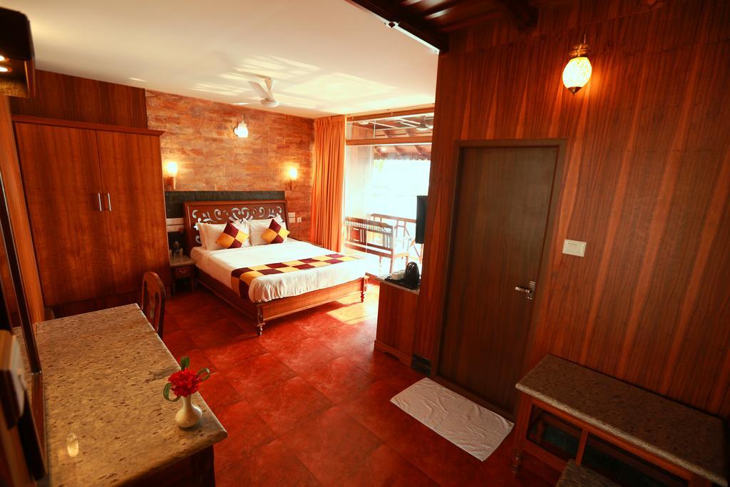 सहारा Kondai Lip Backwater Heritage Kochi