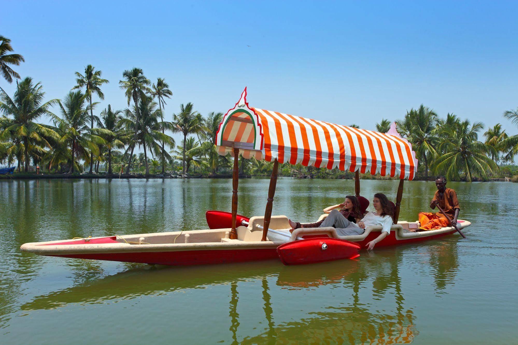 सहारा Kondai Lip Backwater Heritage Kochi