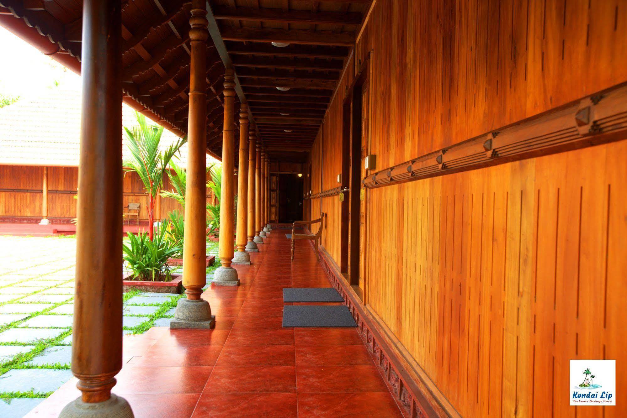 सहारा Kondai Lip Backwater Heritage 4*
